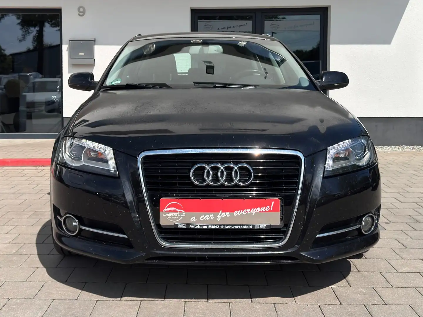 Vehicle image, number 8