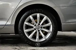 Vehicle image thumbnail, number 8