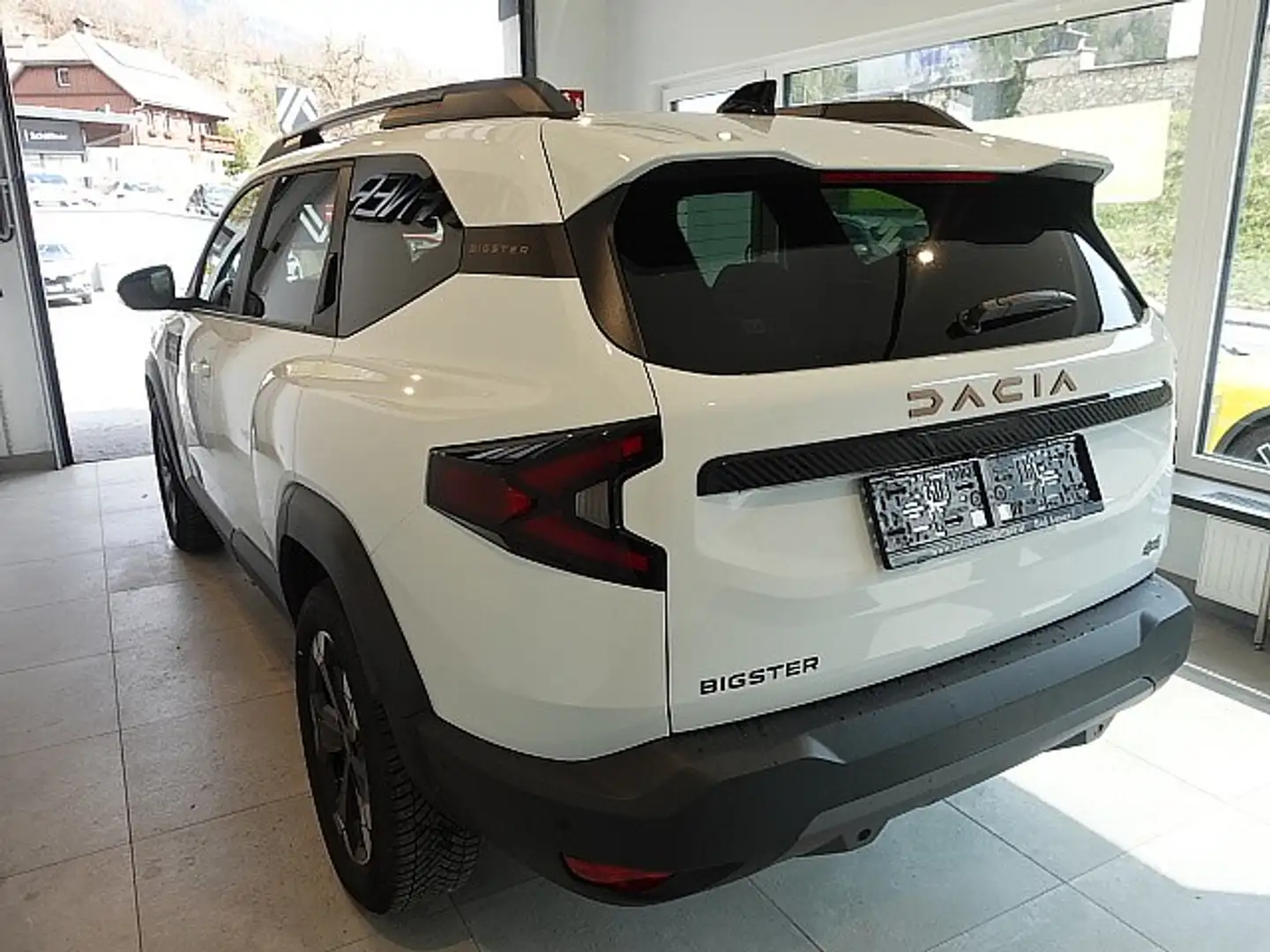 Vehicle image, number 4