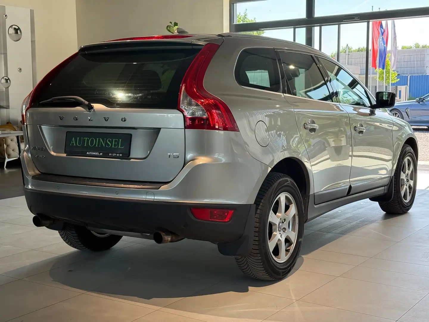 Vehicle image, number 3