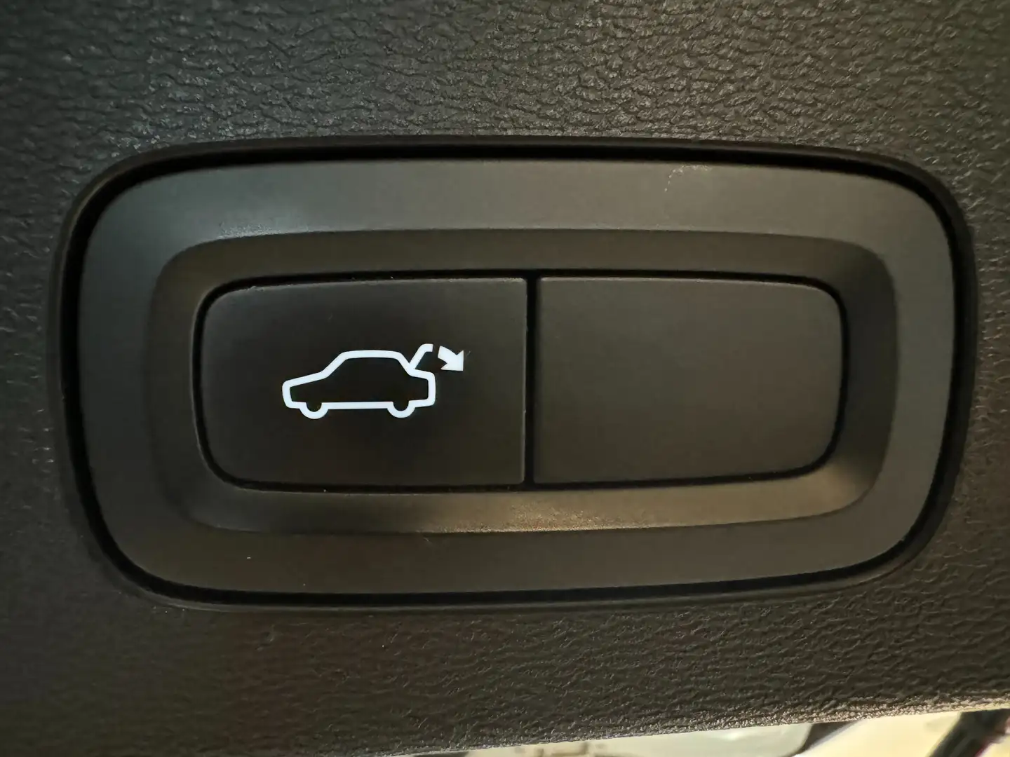 Vehicle image, number 6