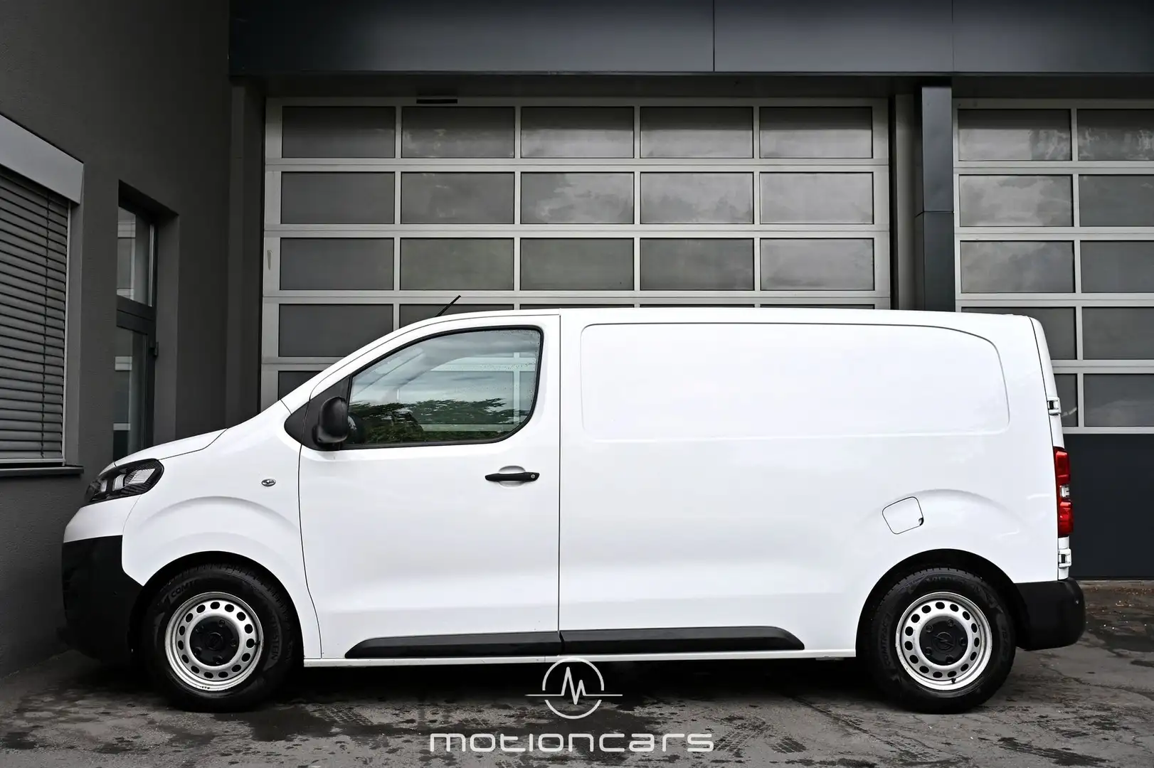 Vehicle image, number 6