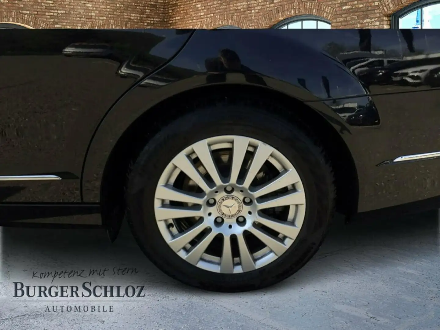 Vehicle image, number 8