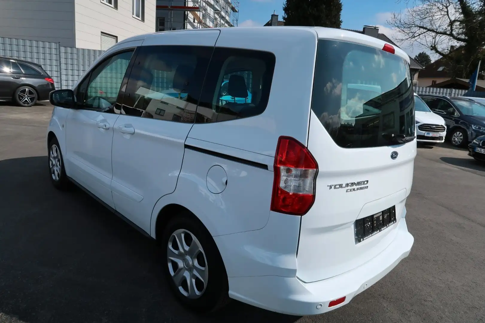 Vehicle image, number 2