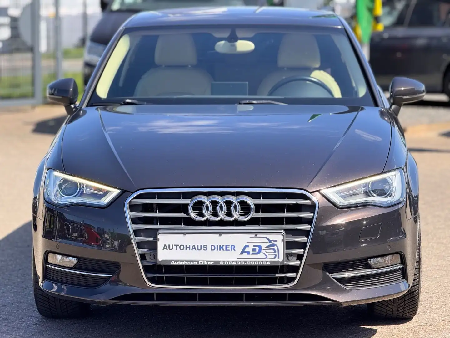 Vehicle image, number 3