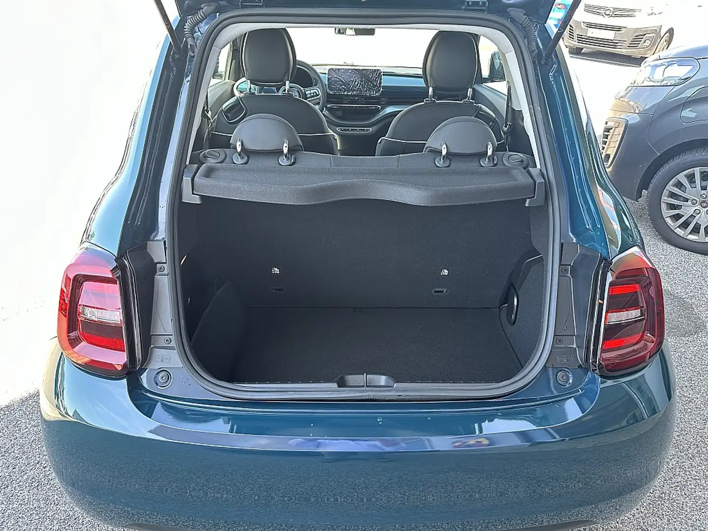 Vehicle image, number 5