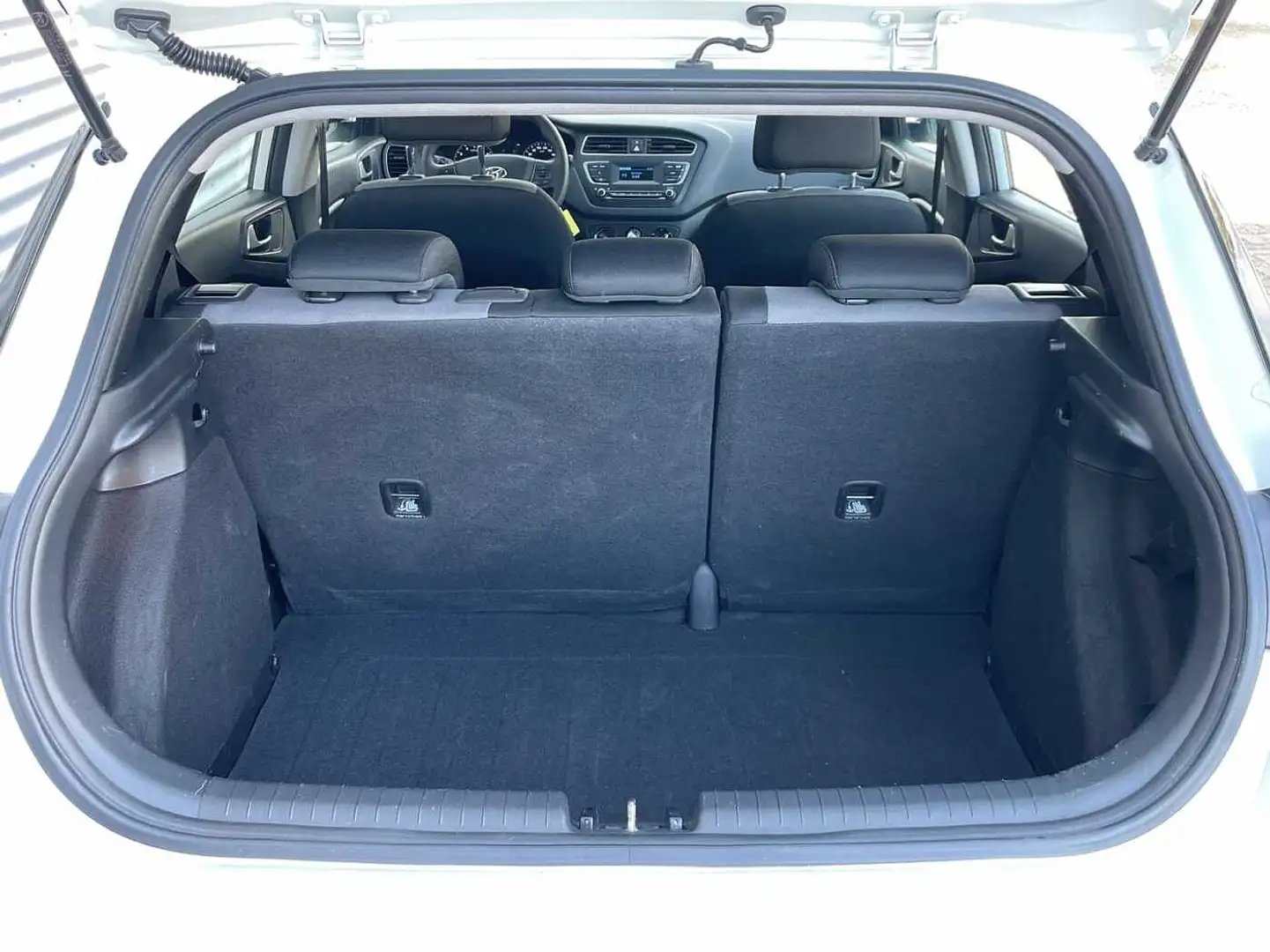 Vehicle image, number 7