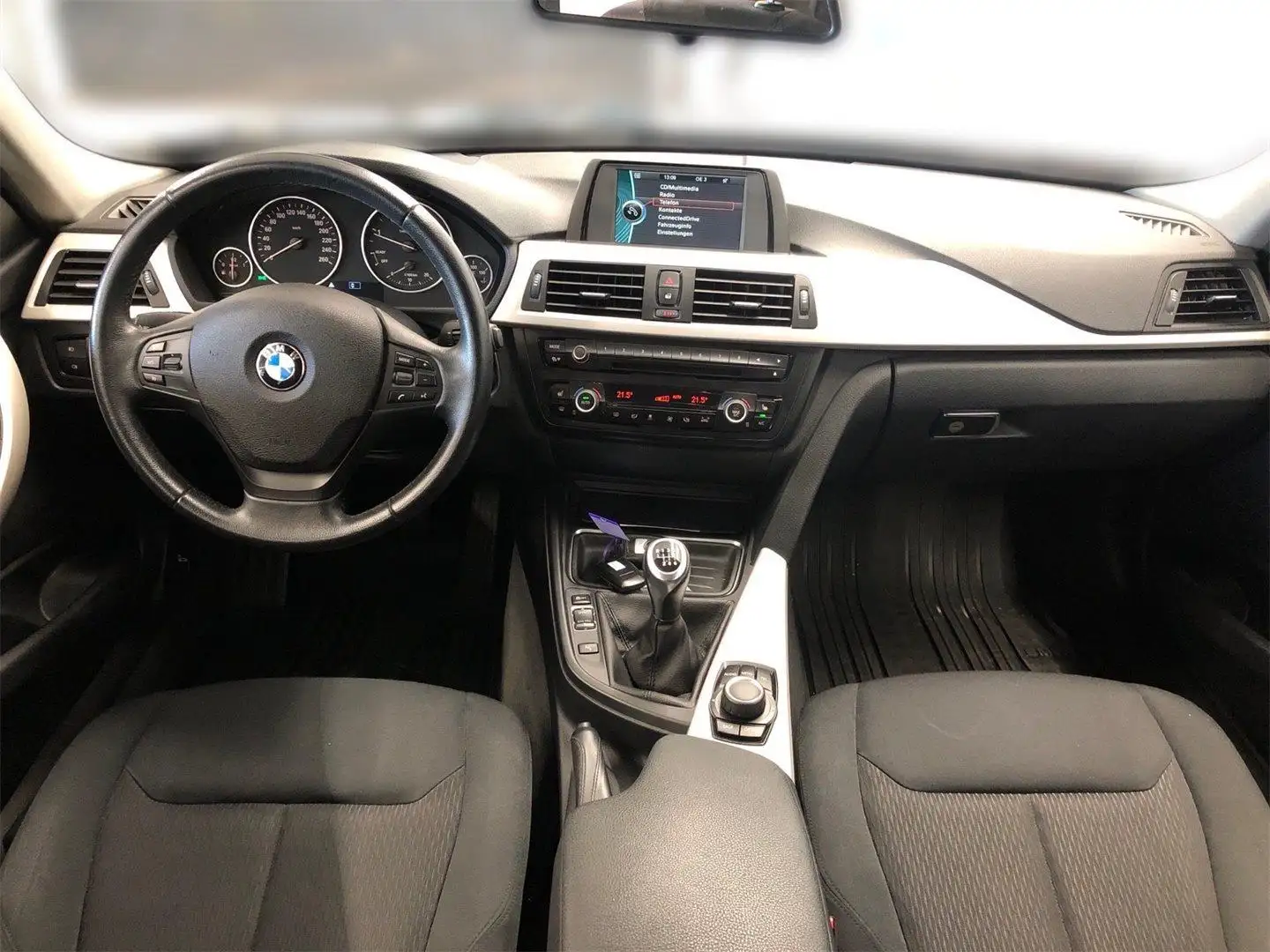 Vehicle image, number 8