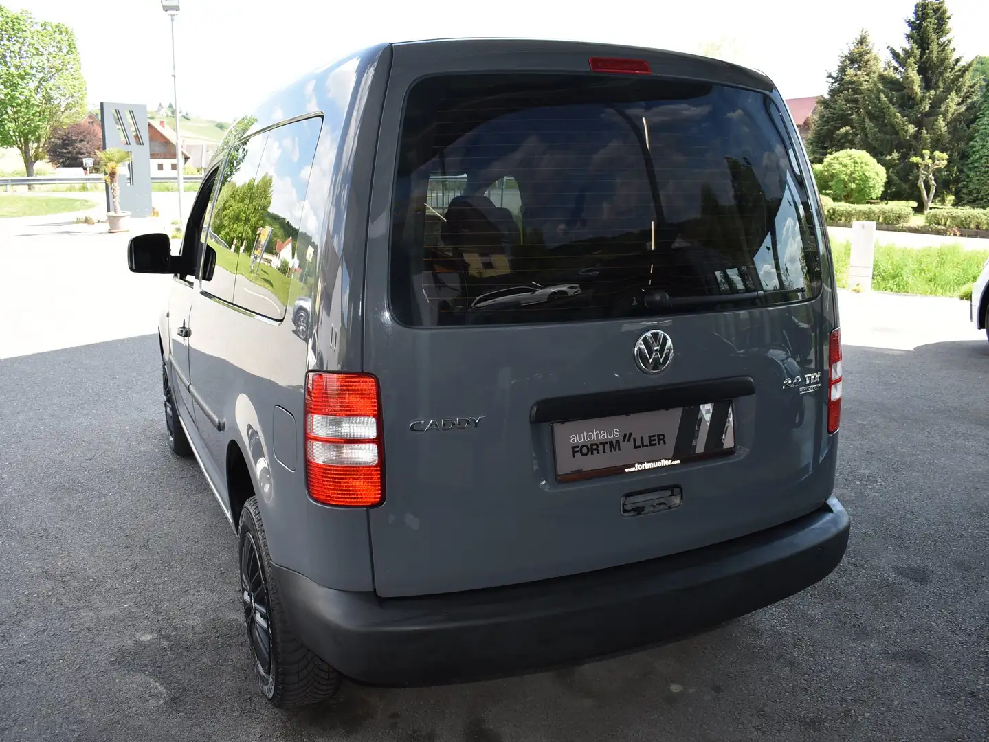 Vehicle image, number 7