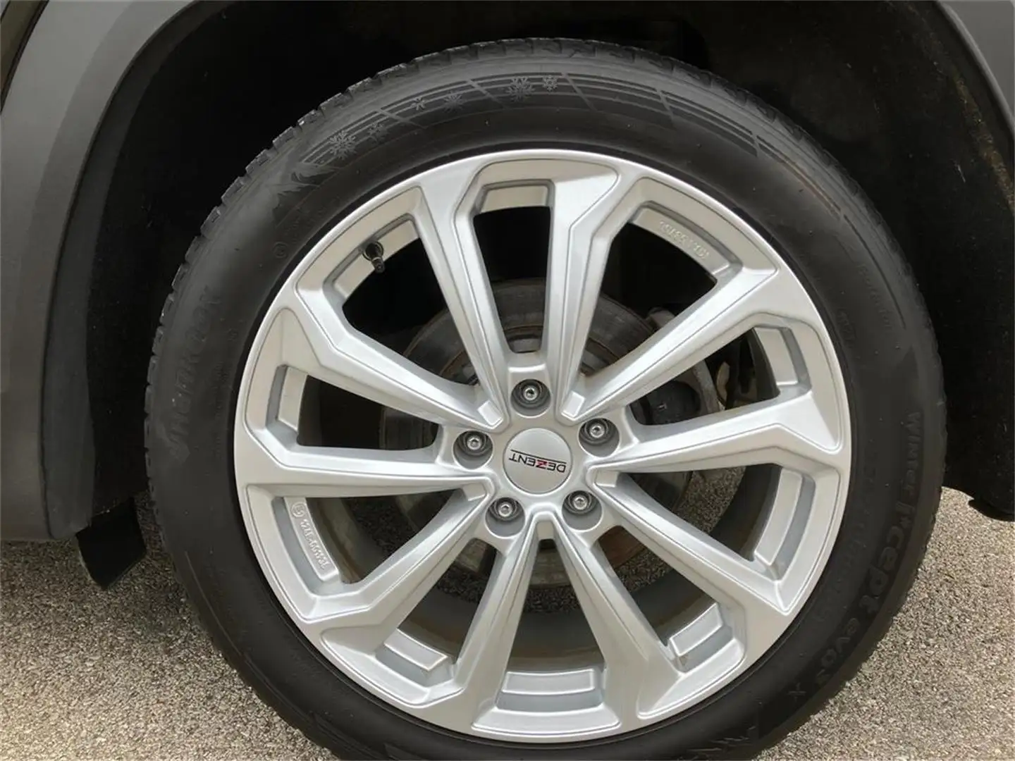 Vehicle image, number 8