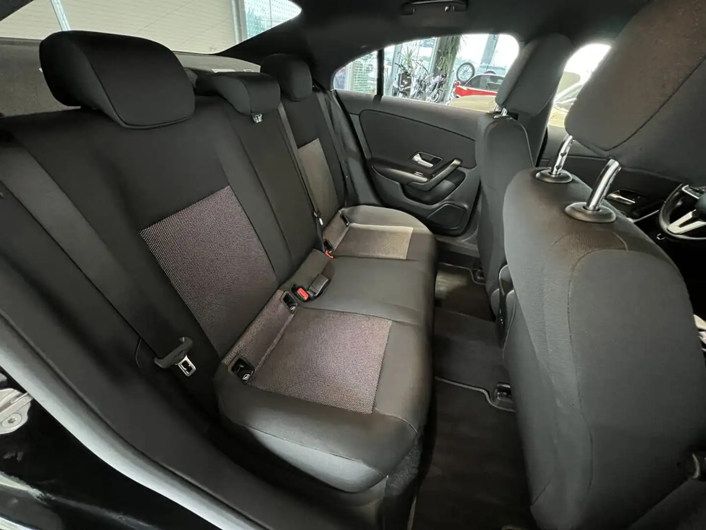 Vehicle image, number 6
