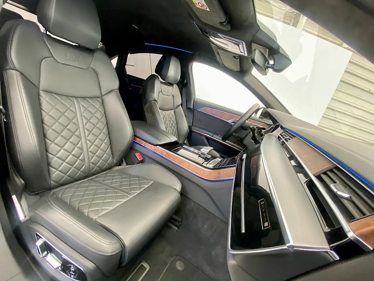 Vehicle image, number 13