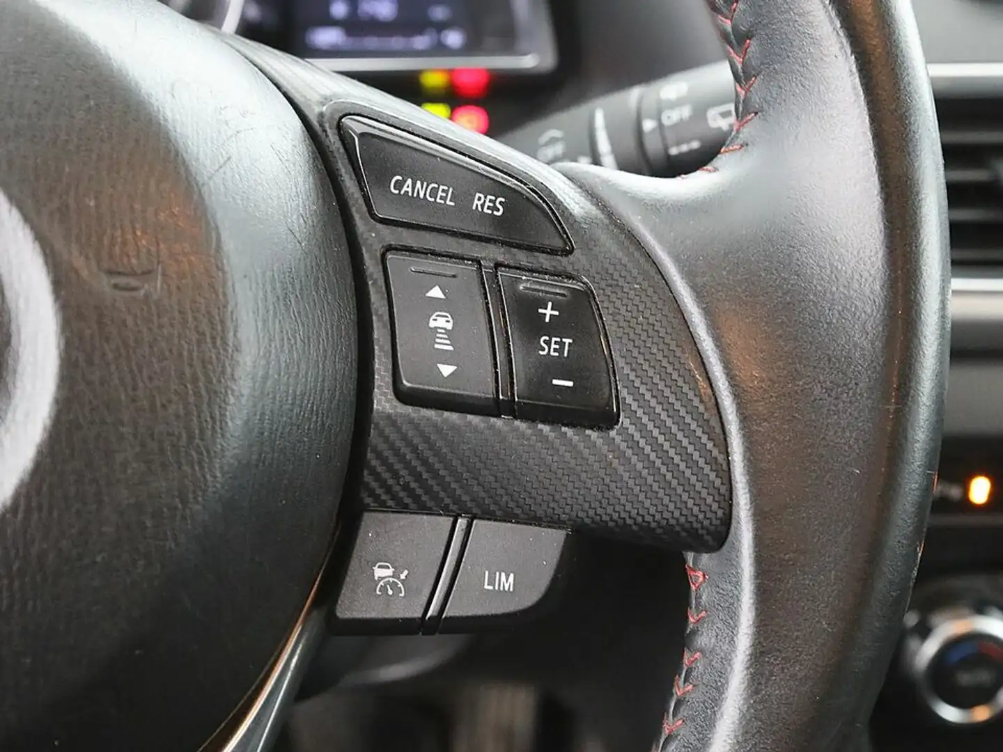 Vehicle image, number 16