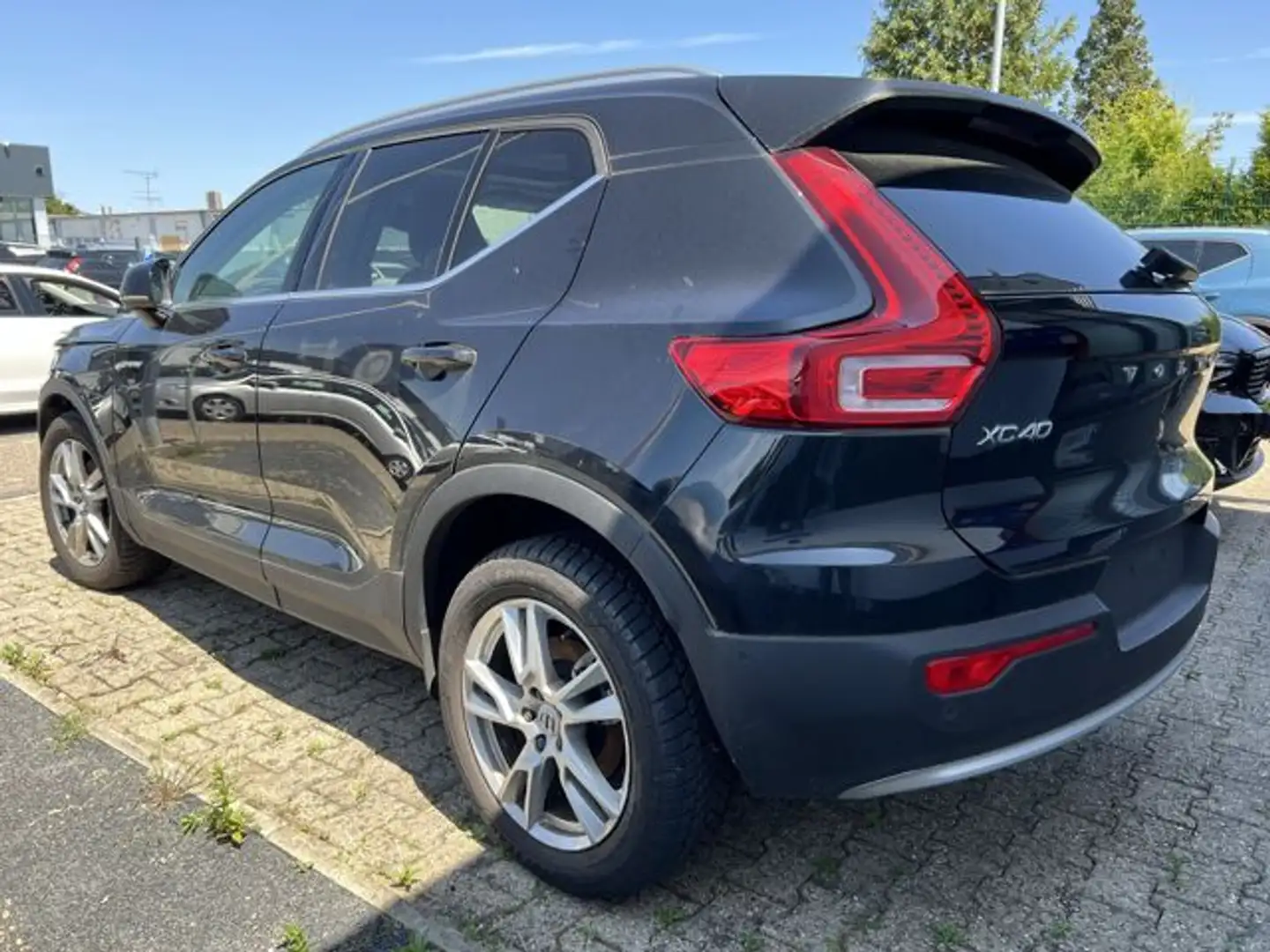 Vehicle image, number 9