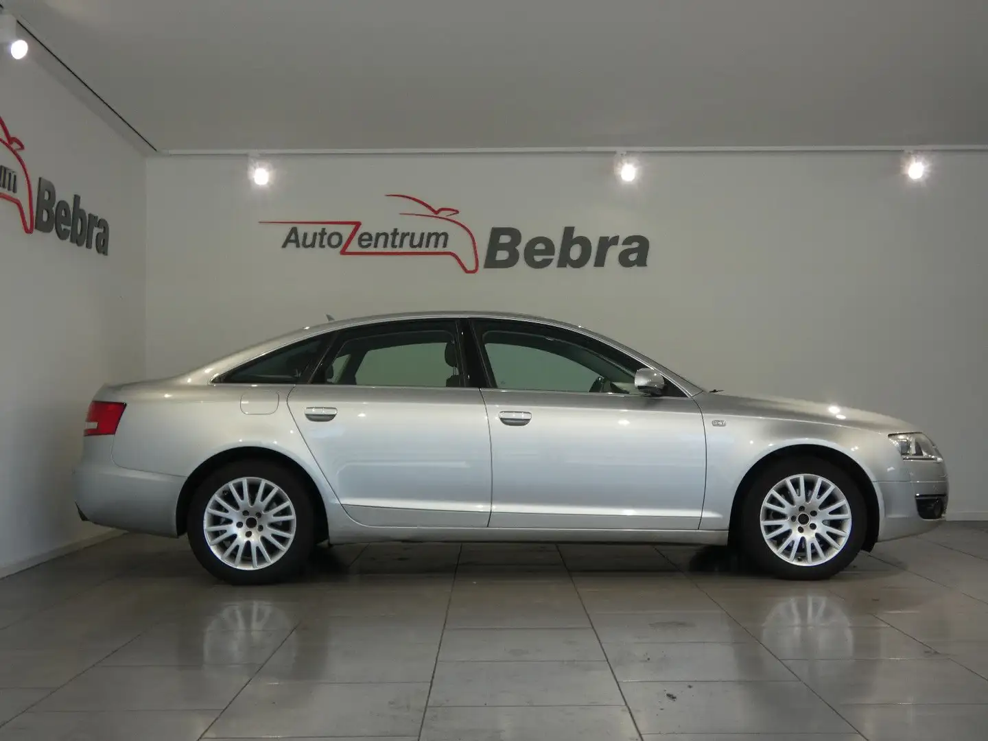 Vehicle image, number 4