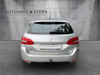 Vehicle image thumbnail, number 4