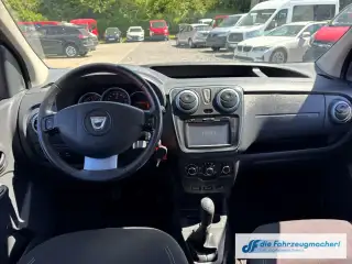 Vehicle image thumbnail, number 11