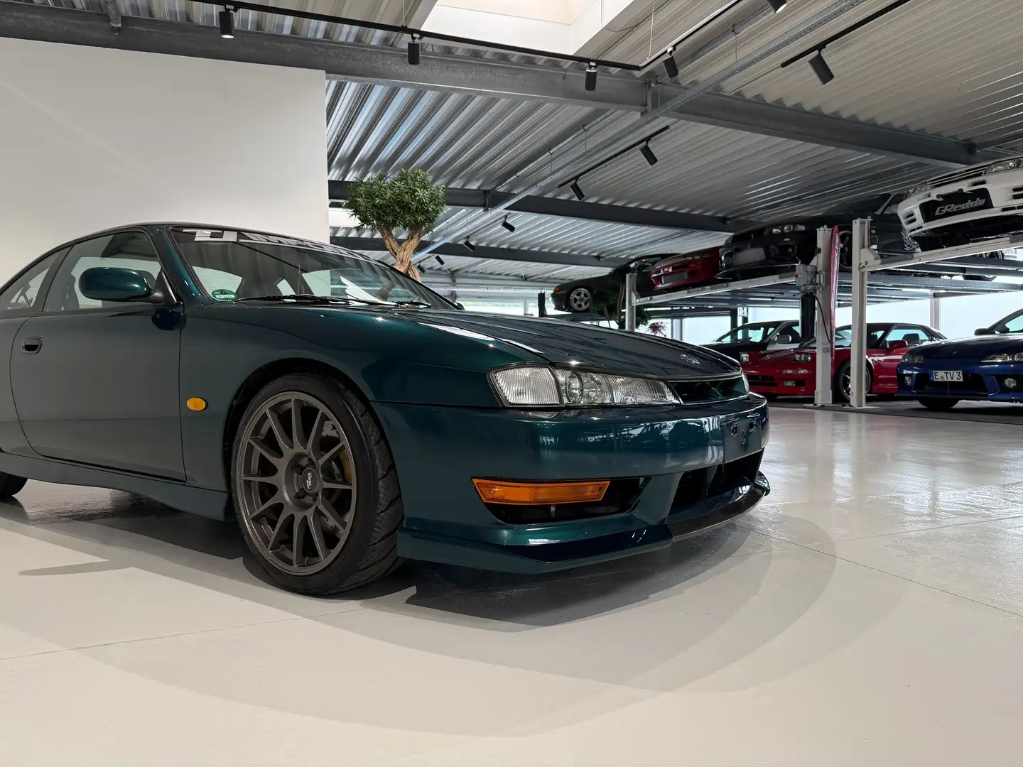 Vehicle image, number 3
