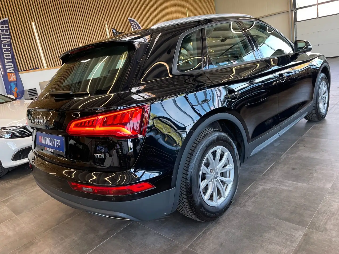 Vehicle image, number 18