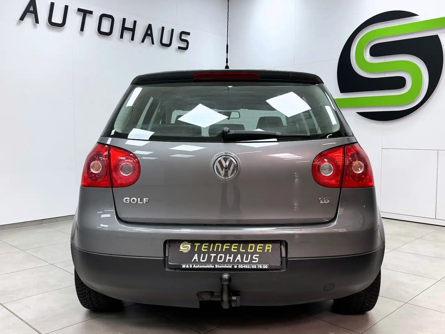 Vehicle image, number 6