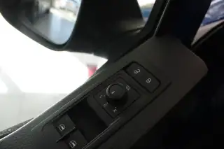 Vehicle image thumbnail, number 8