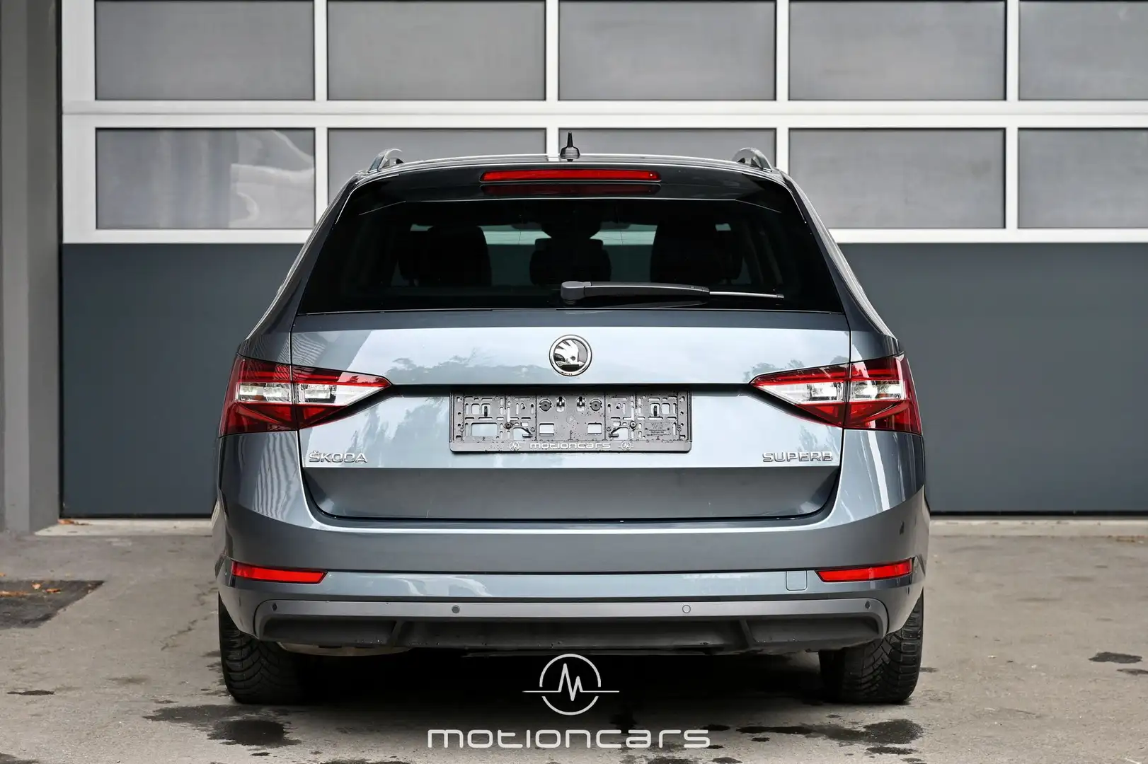 Vehicle image, number 4
