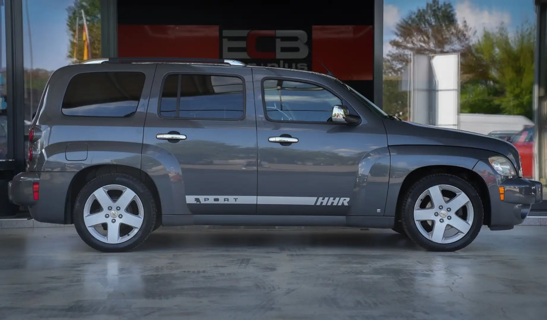 Vehicle image, number 6