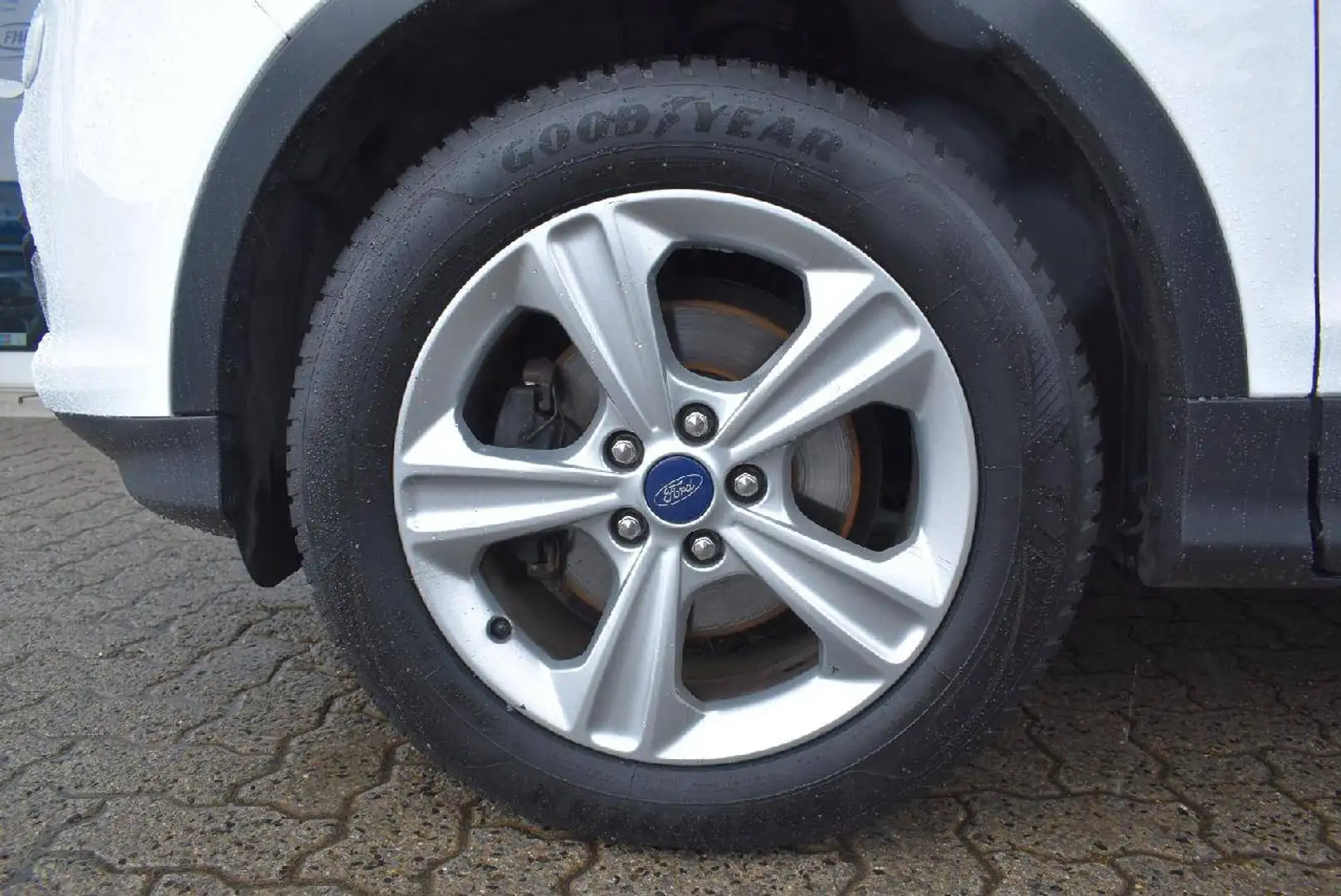 Vehicle image, number 15
