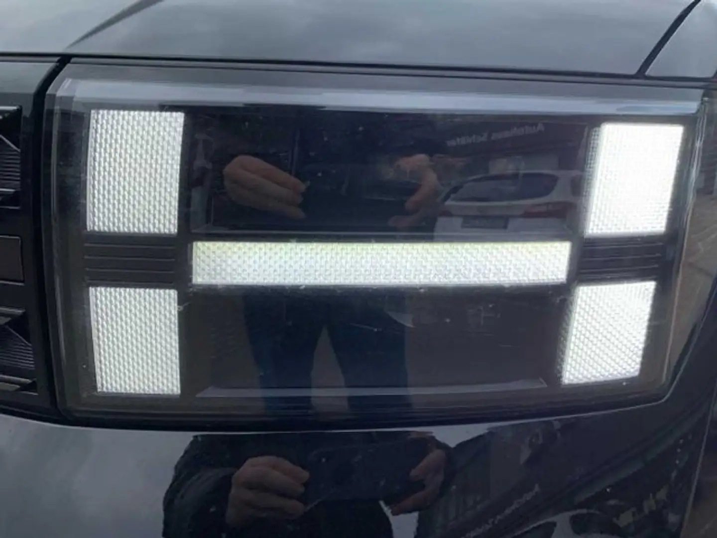 Vehicle image, number 8