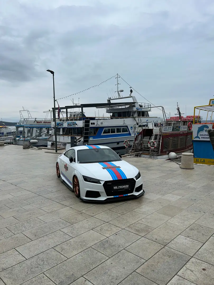 Vehicle image, number 10
