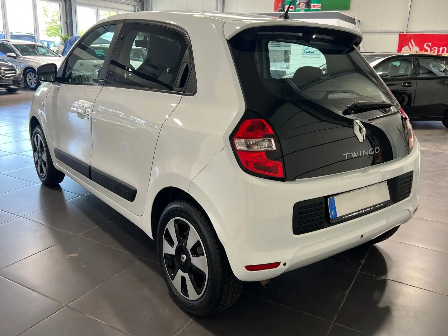 Vehicle image, number 2