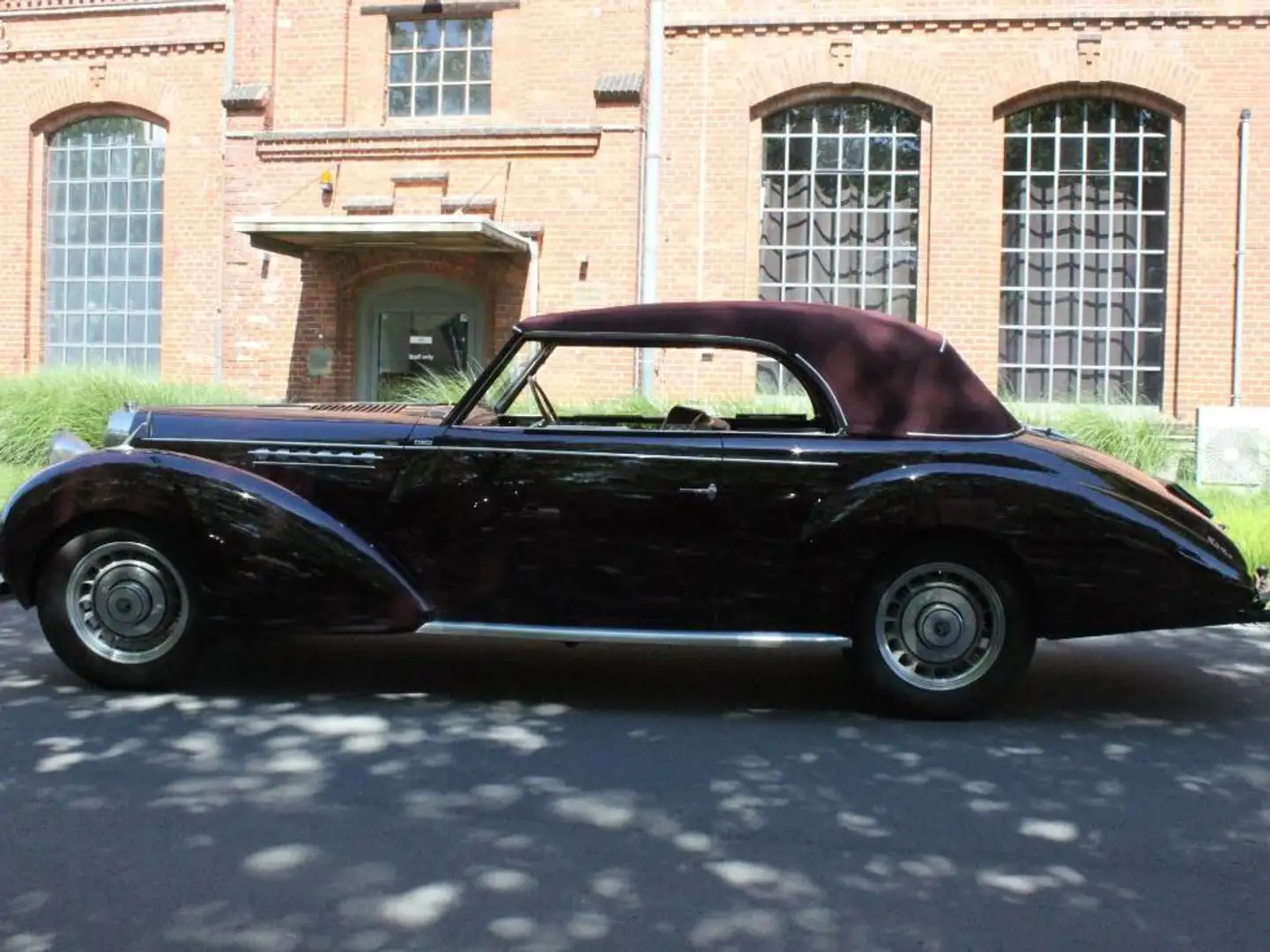 Vehicle image, number 6