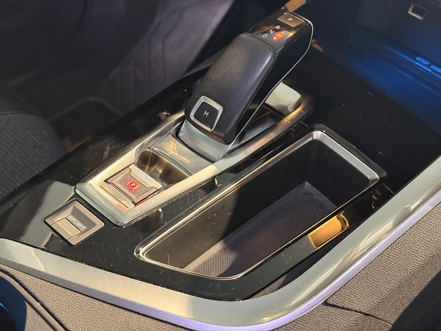 Vehicle image, number 13