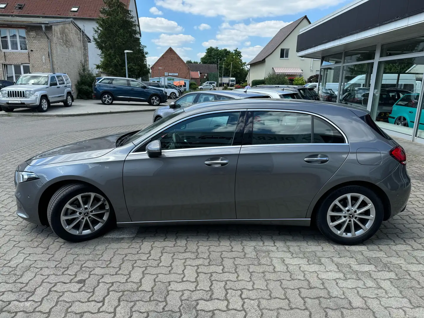 Vehicle image, number 6