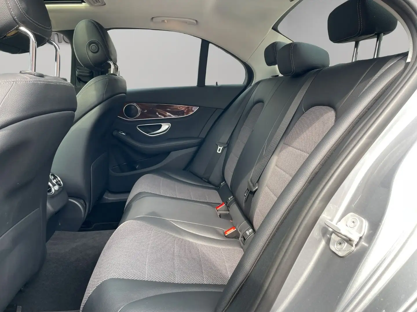 Vehicle image, number 8