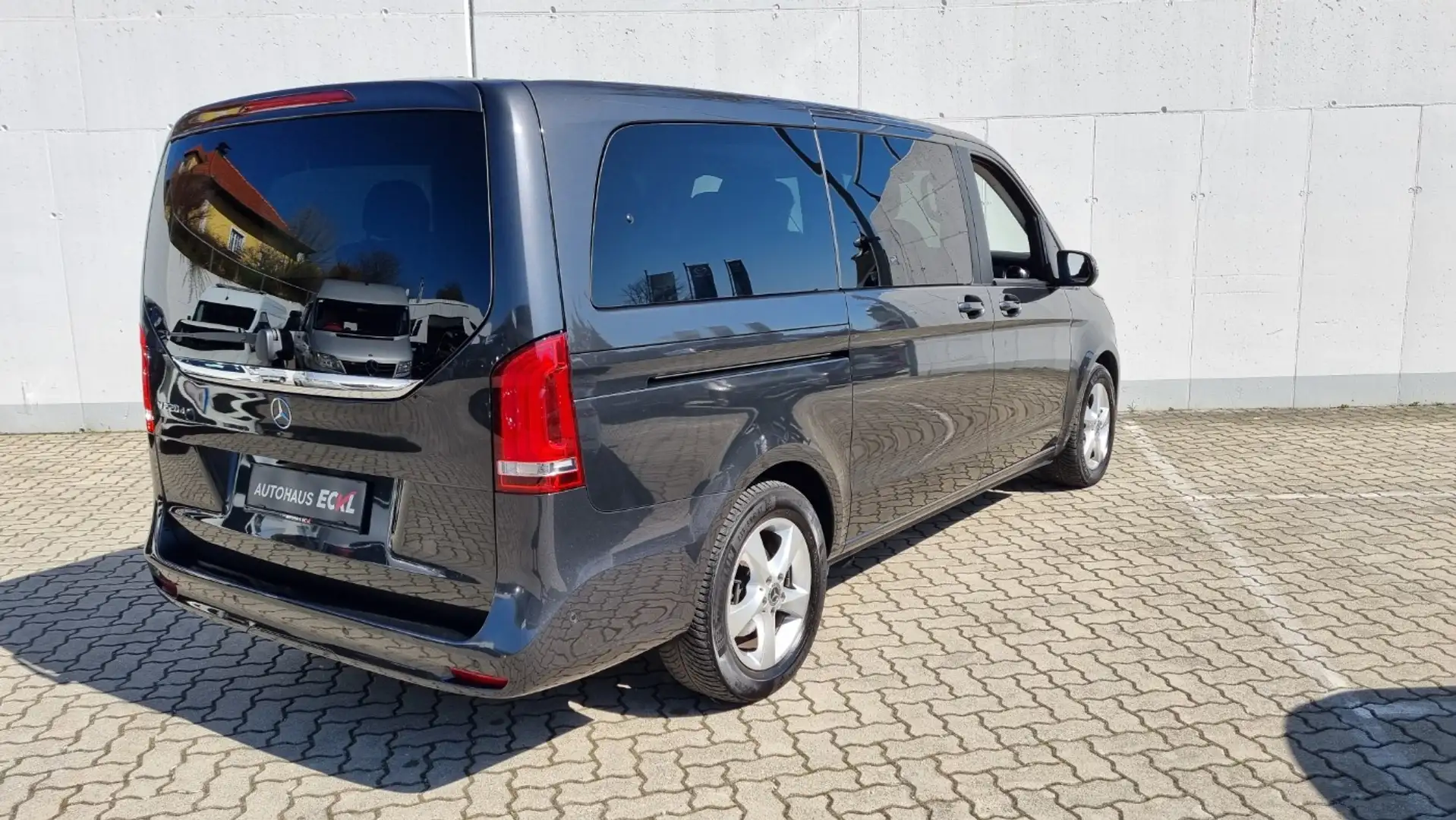 Vehicle image, number 5