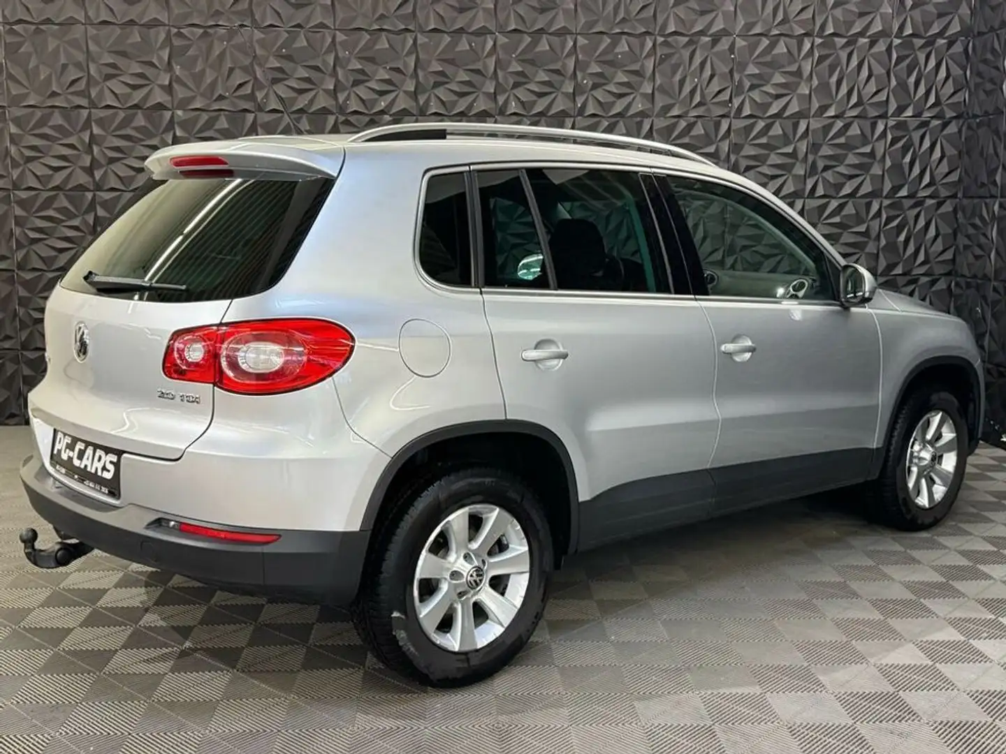 Vehicle image, number 9