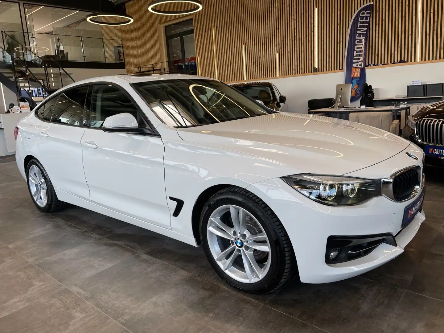 Vehicle image, number 3