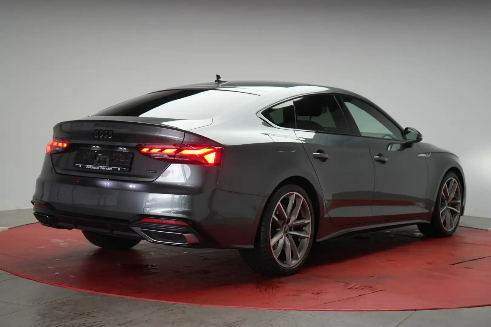 Vehicle image, number 3
