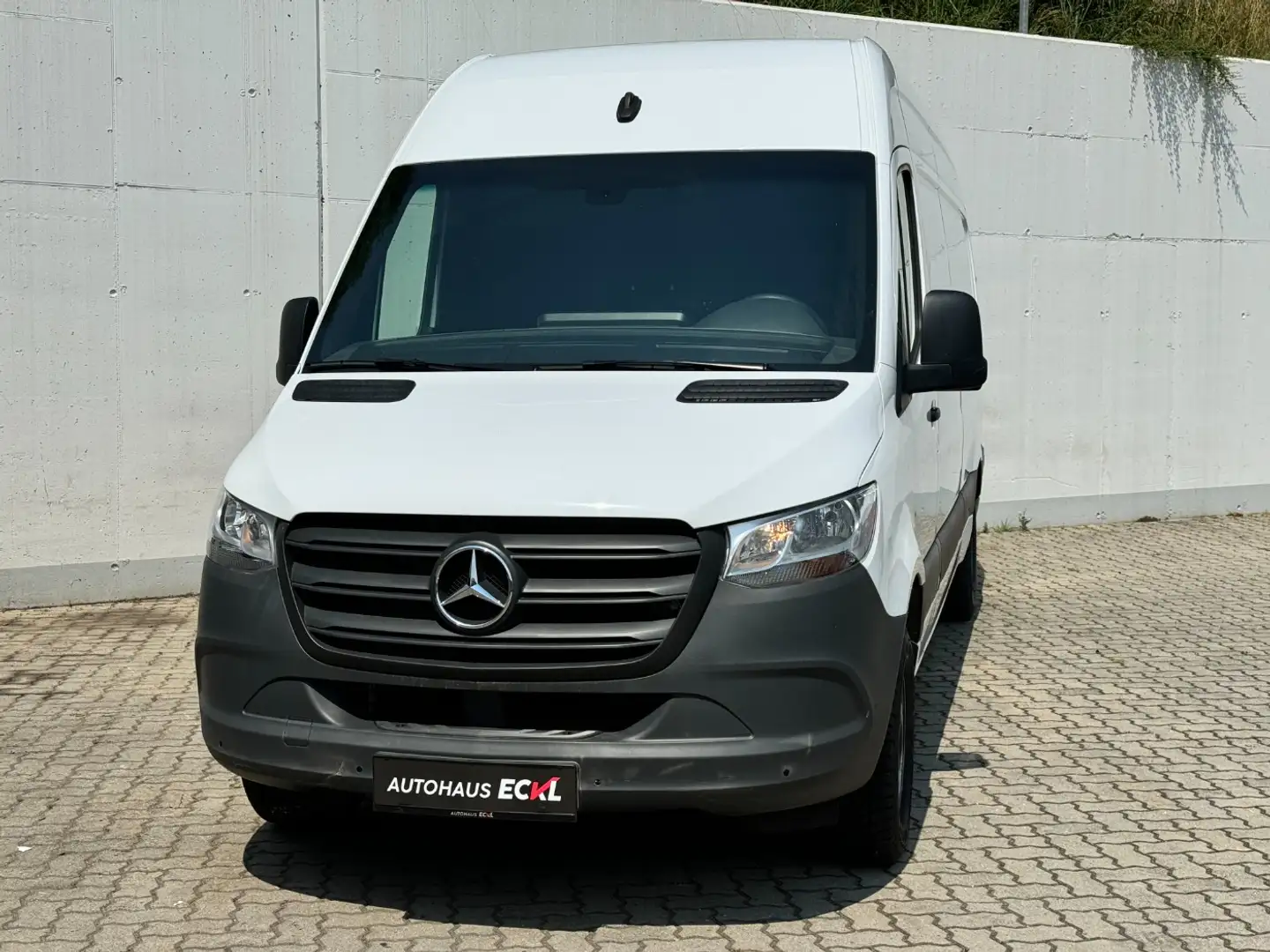 Vehicle image, number 3