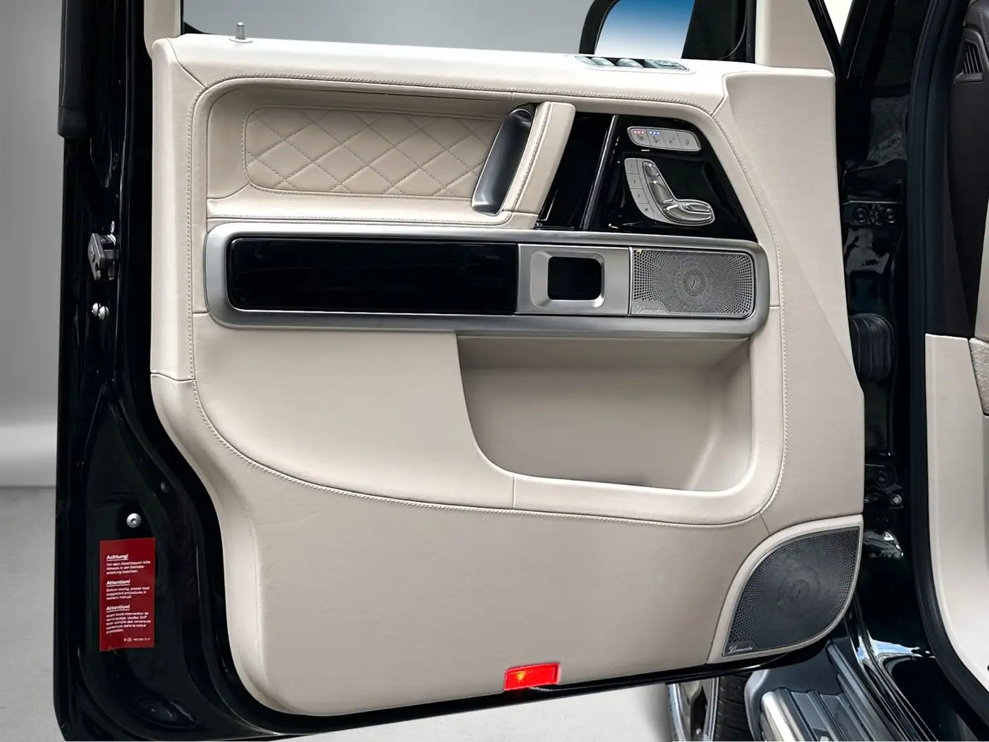 Vehicle image, number 6