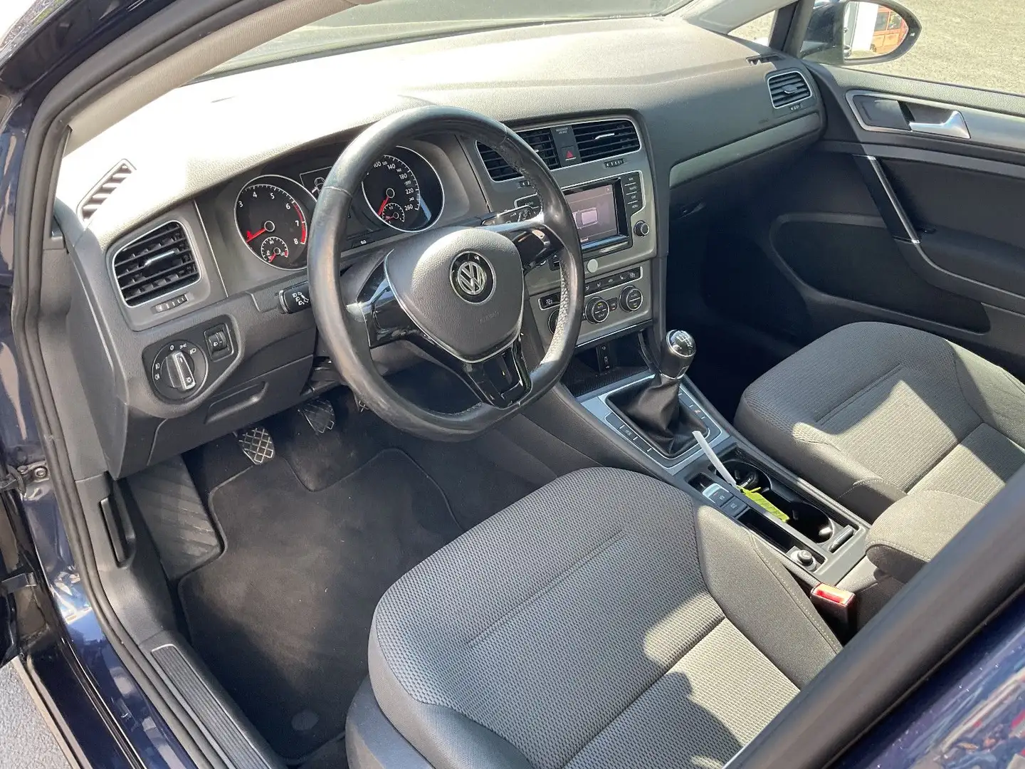 Vehicle image, number 14
