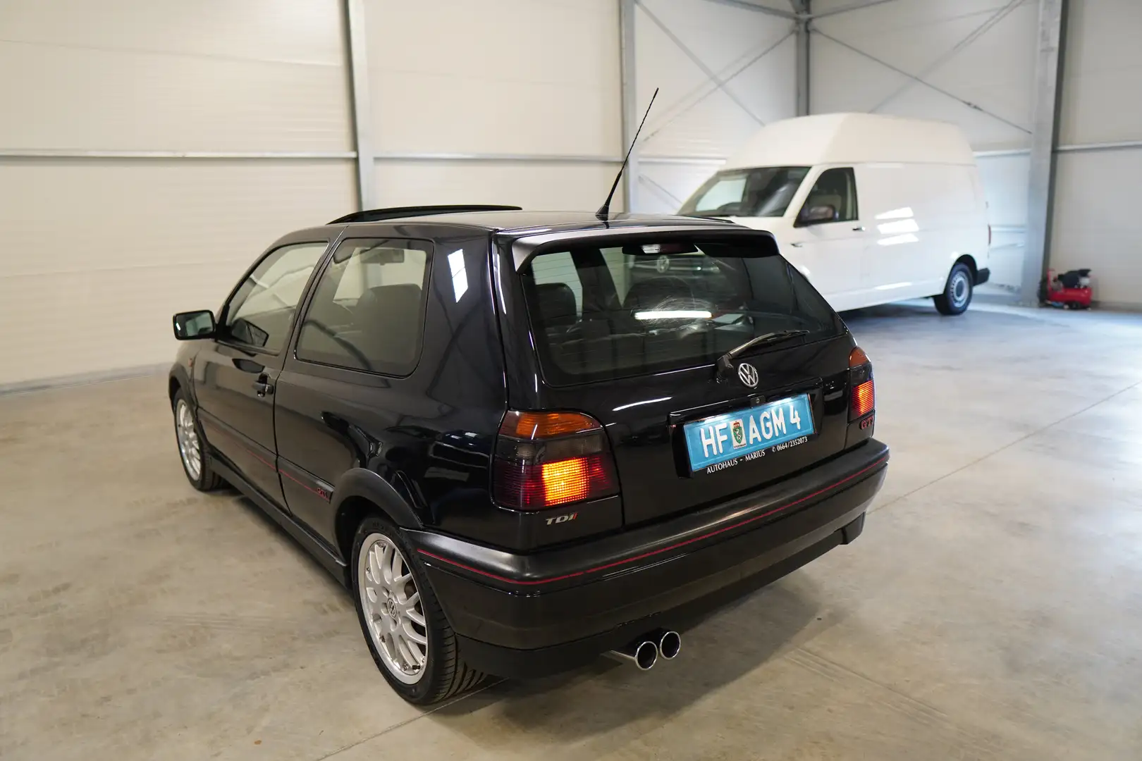 Vehicle image, number 10