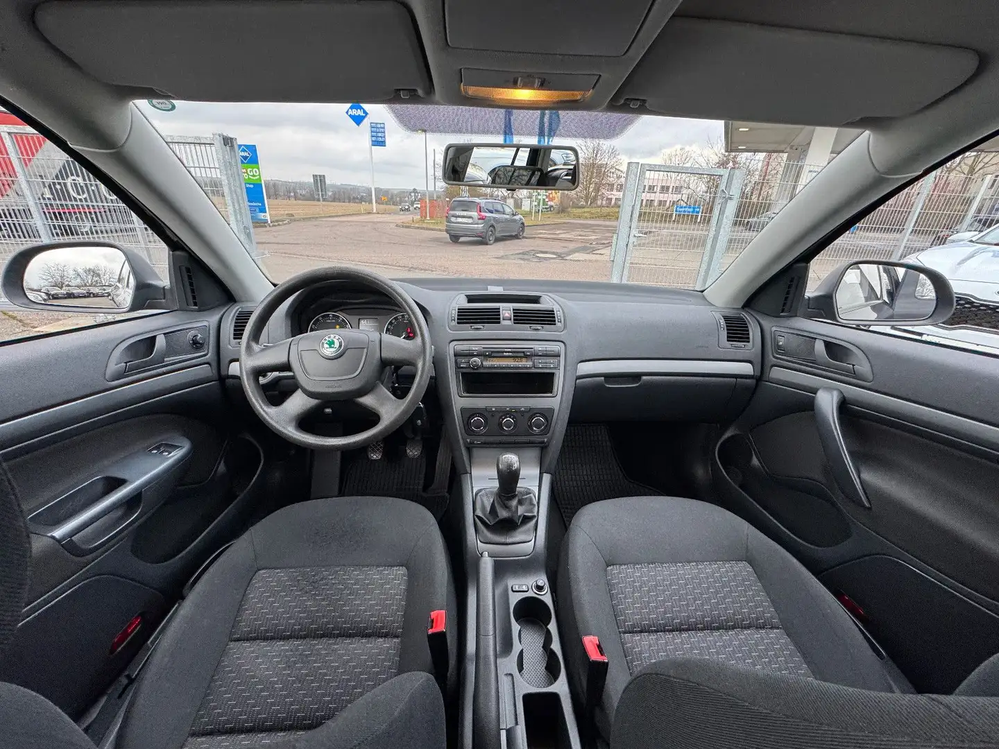 Vehicle image, number 14