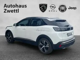Vehicle image thumbnail, number 4