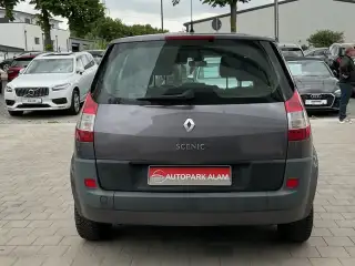 Vehicle image thumbnail, number 4
