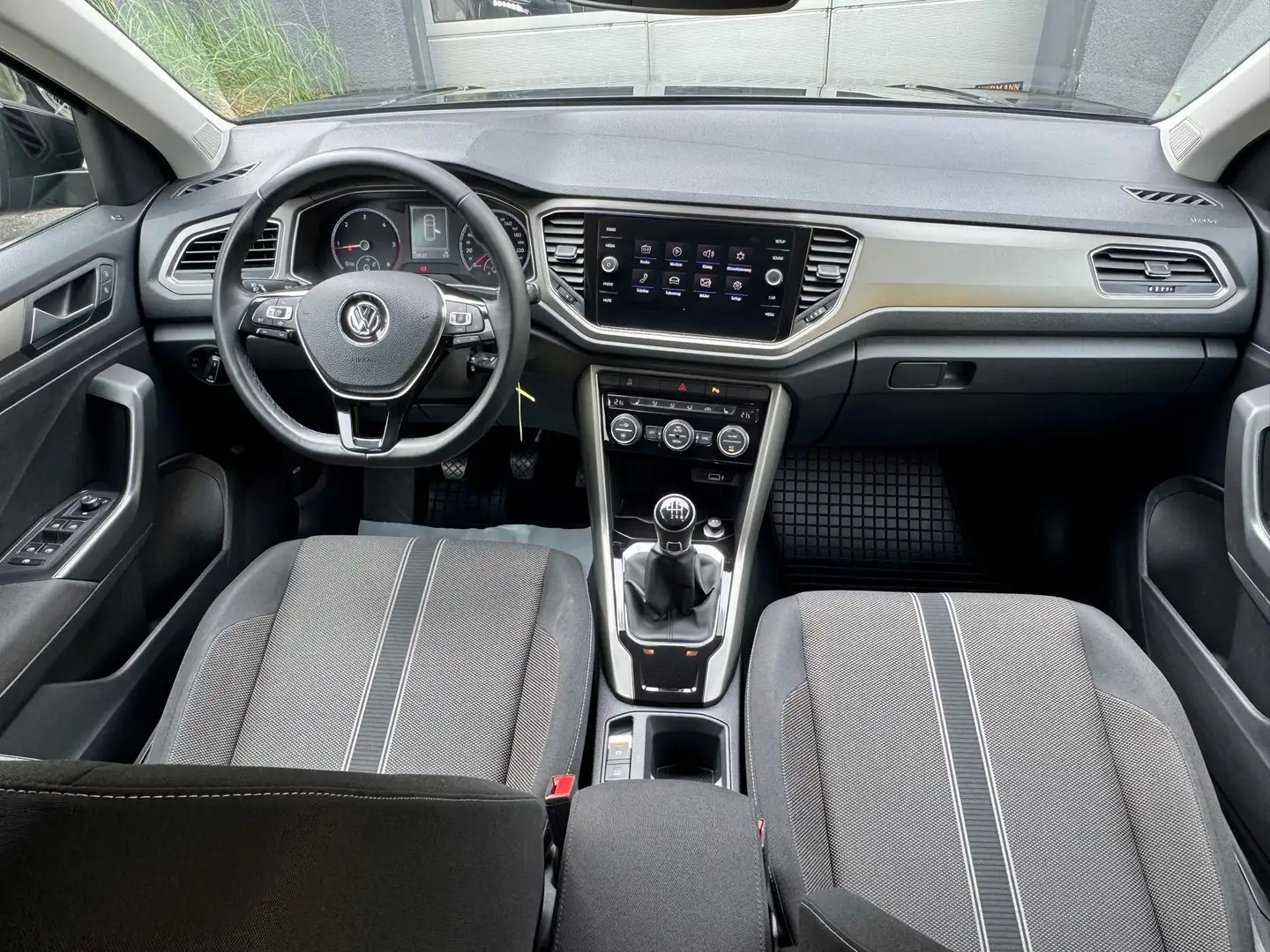 Vehicle image, number 6