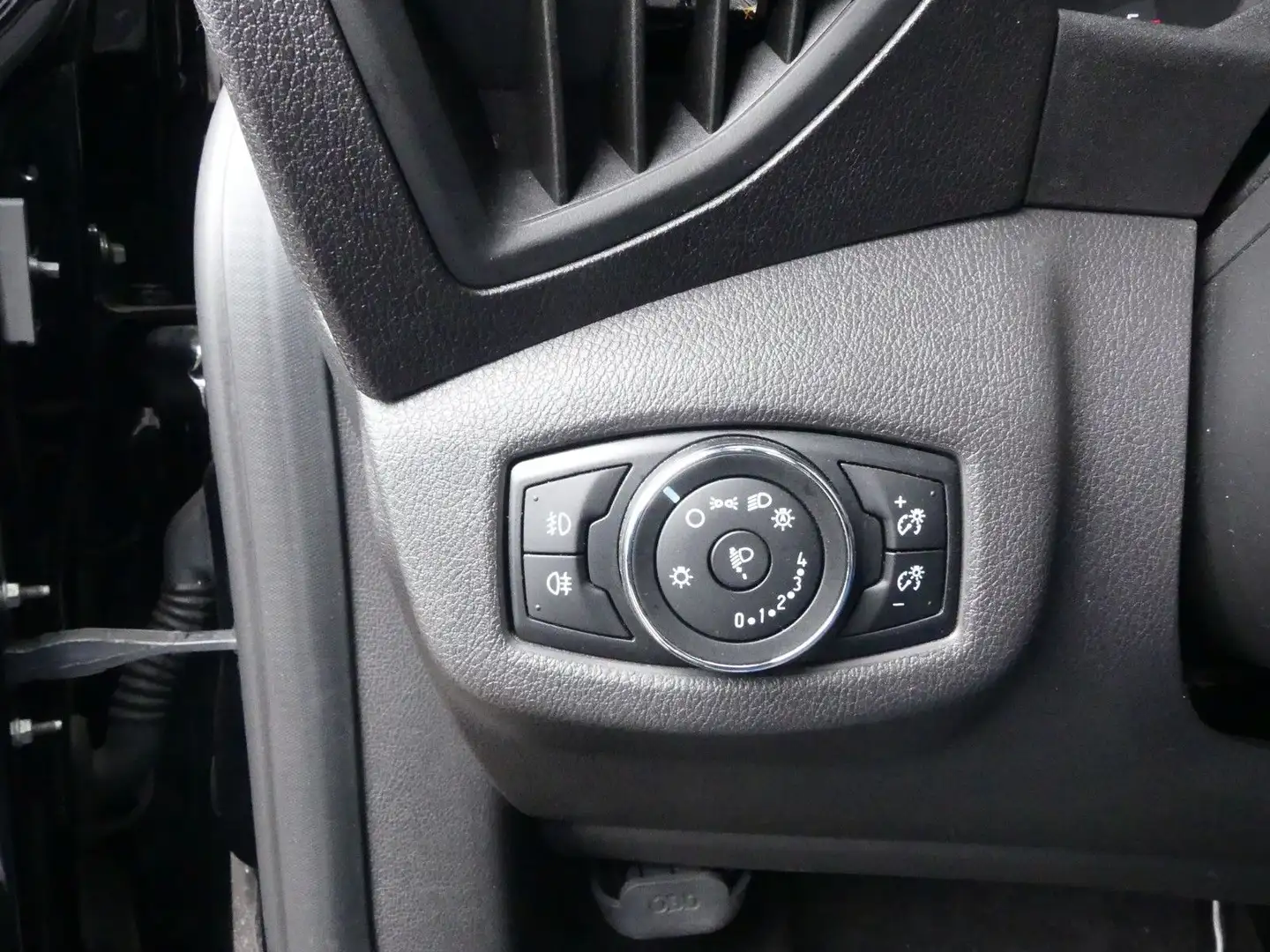 Vehicle image, number 16
