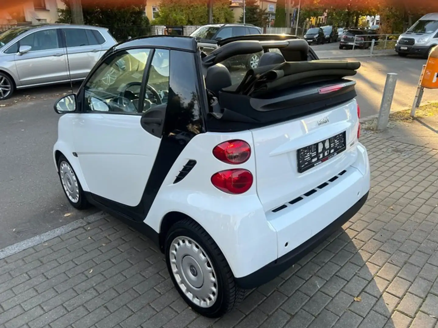 Vehicle image, number 13