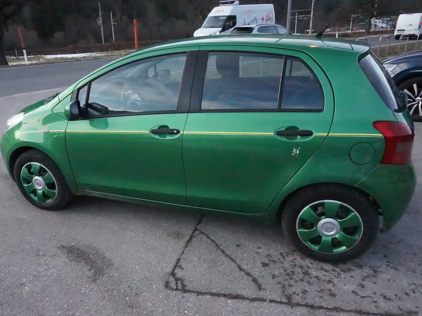 Vehicle image, number 4